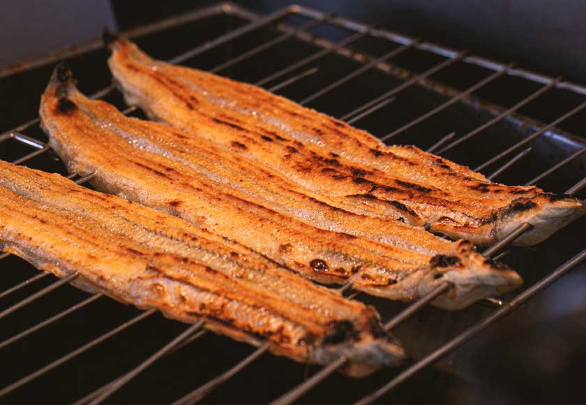 うなぎ焼きシーン